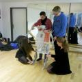 Puppenspiel mit Zeitungen